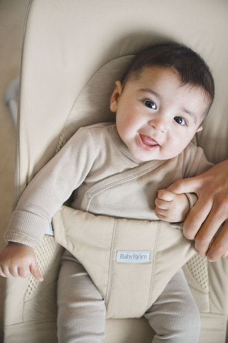 BABYBJORN - leżaczek BLISS WOVEN/JERSEY Tri Fabric, Jasny Beż