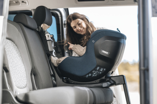 THULE - Elm Connect 360 - fotelik samochodowy dla malucha, darkest blue