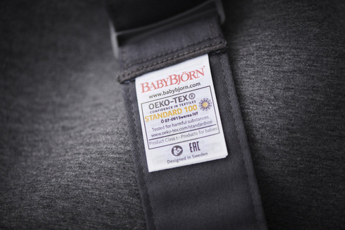 BABYBJORN MINI 3D Jersey – nosidełko, Ciemny Szary